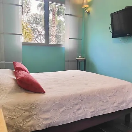 Lovely With Swimming Pool For 6 People Villa *